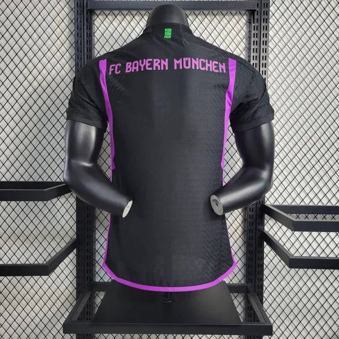 Maillot Bayern Munich saison 2023-2024 édition player, maillot de football officiel Le 12 -ème Maillot, logo et design visibles