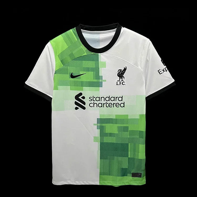 Maillot extérieur Liverpool saison 2023-2024 Le 12 -ème Maillot, maillot de football avec logo et design officiel.