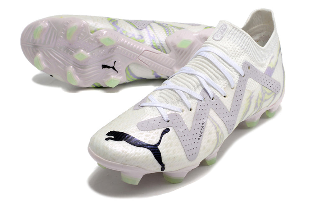 Crampons Future Ultimate FG de Le 12 -ème Maillot, vue détaillée des crampons pour chaussures de football.