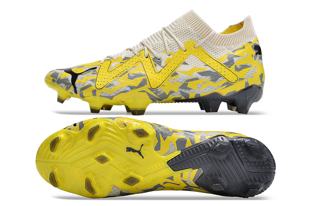 Crampons Future Ultimate FG de Le 12 -ème Maillot, fixation robuste pour chaussures de football, vue en gros plan.