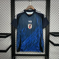 Maillot domicile du Japon Y-3 2024/2025, couleur principale, logo de l'équipe et design moderne visible sur l'image.