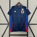 Maillot domicile du Japon 2024/2025 de la marque Le 12 -ème Maillot, vue de face avec les détails du design.