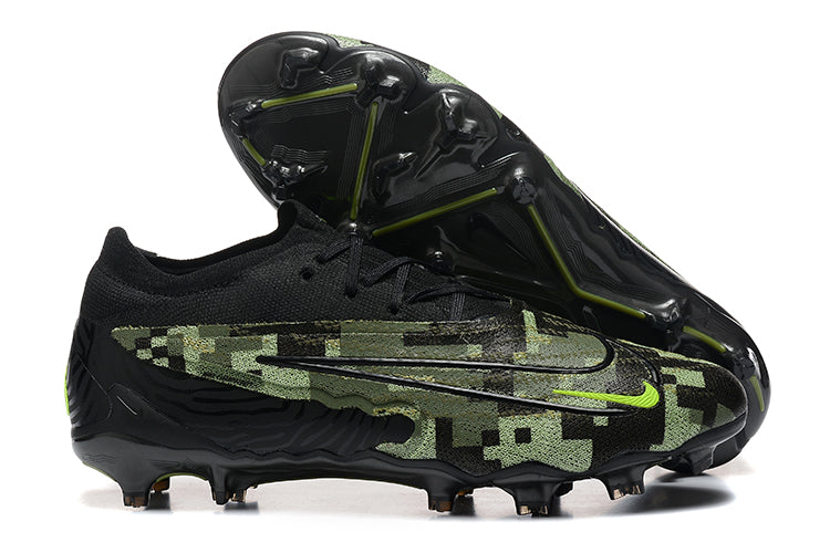 Crampons Phantom GX Elite FG de Le 12 -ème Maillot, fixation robuste pour chaussures de montagne, avec pointes en acier renforcé.