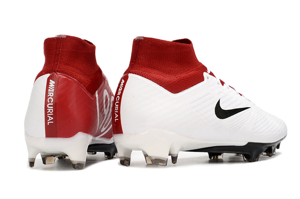 Crampons Mercurial Superfly IX Elite de Le 12 -ème Maillot, vue de face avec pointes en métal pour football.