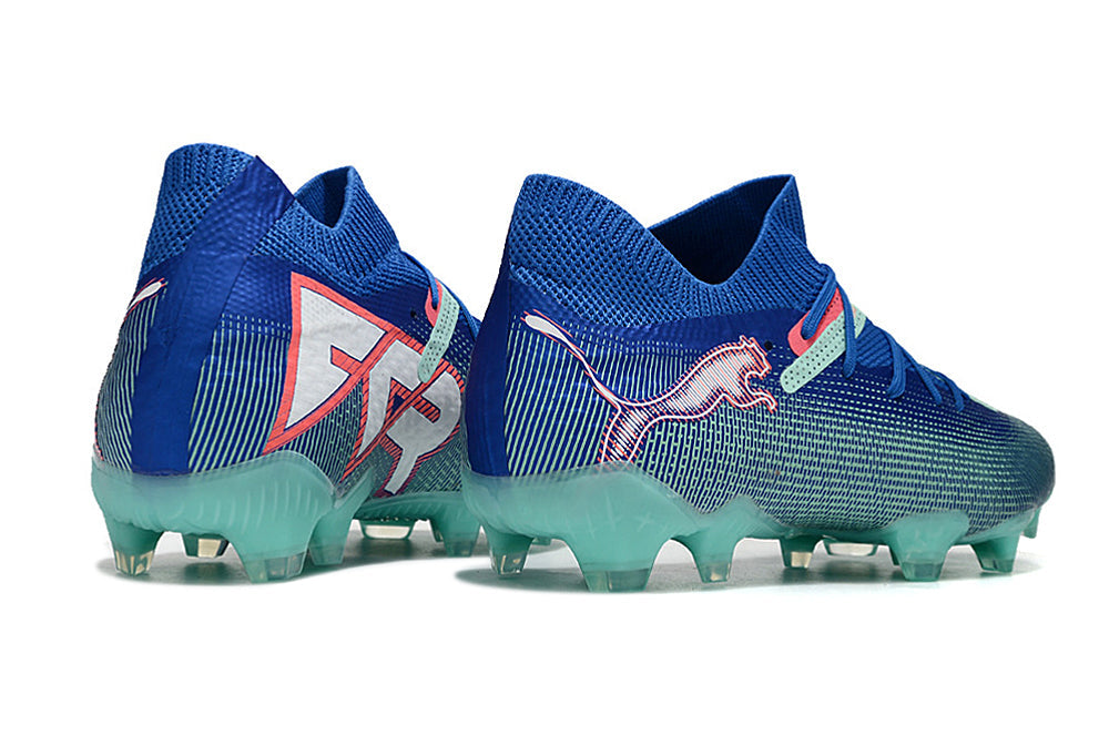 Crampons FUTURE 7 ULTIMATE de Le 12 -ème Maillot, fixation robuste pour chaussures d'alpinisme ou de ski.
