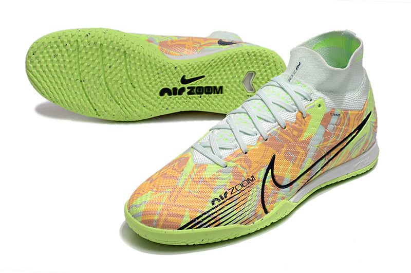 Crampons Mercurial Superfly IX Elite pour football, semelles à crampons en métal, conçus pour la performance sur terrain.