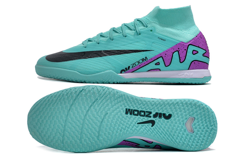 Crampons Mercurial Superfly IX Elite pour football, chaussures avec pointes en métal et design moderne.