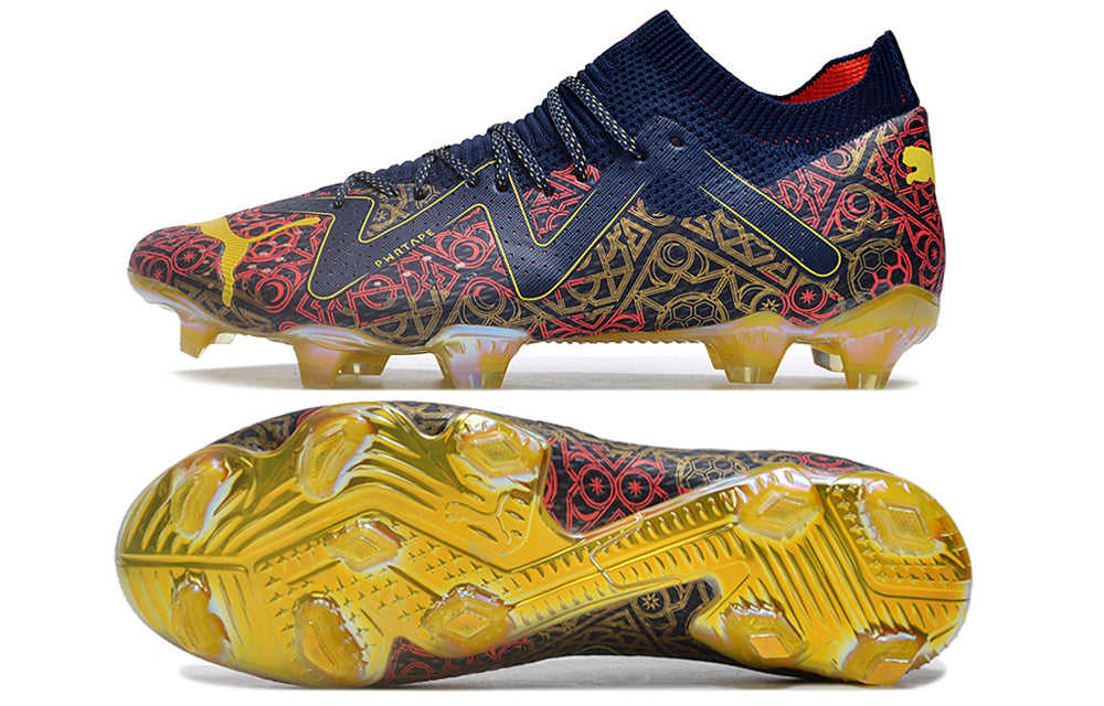 Crampons Future Ultimate FG de Le 12 -ème Maillot, fixation robuste pour chaussures de football, visibles en premier plan.
