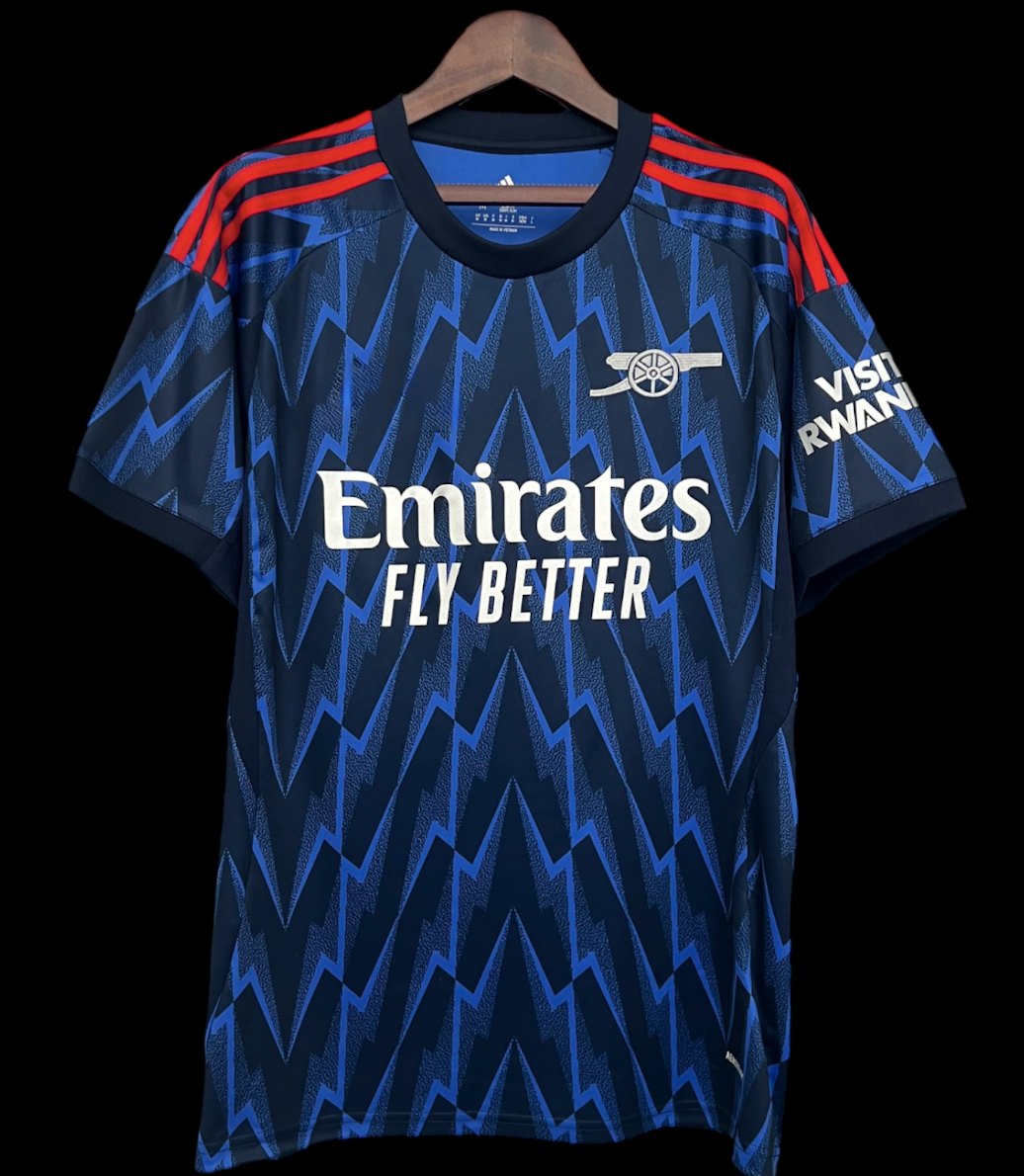 Maillot extérieur Arsenal 25/26 Le 12 -ème Maillot, maillot de football avec logo de l'équipe, vue de face, coloris principal rouge et blanc