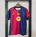 Maillot 24/25 Barcelone Classique Le 12 -ème Maillot, maillot de football bleu avec logo du club et détails dorés.