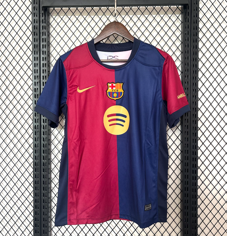 Maillot 24/25 Barcelone Classique Le 12 -ème Maillot, maillot de football bleu avec logo du club et détails dorés.