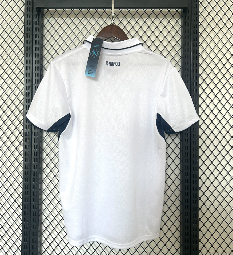 Maillot de football Naples 24/25 blanc, Le 12 -ème Maillot, vue frontale avec logo et détails de l'équipe.