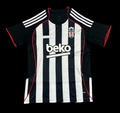 Maillot extérieur 25/26 du Besiktas Le 12 -ème Maillot, maillot de football avec logo et couleurs officielles du club.