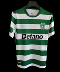Maillot domicile Sporting CP 25/26 Le 12 -ème Maillot, maillot de football vert avec logo du club et détails jaunes.
