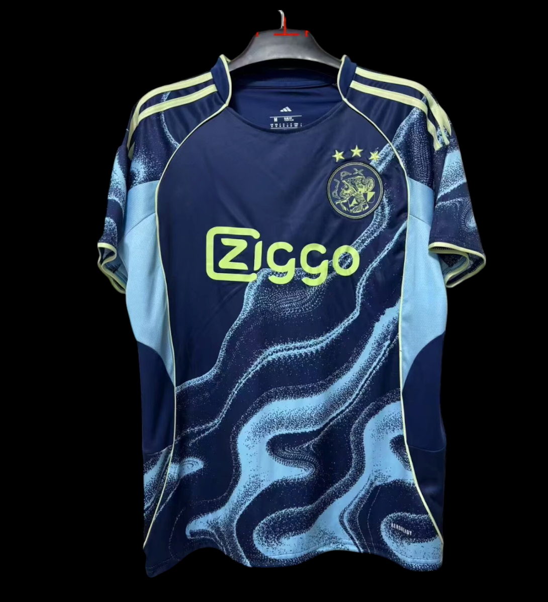 Maillot extérieur Ajax 25/26 de Le 12 -ème Maillot, vue de face avec logo Ajax et détails du maillot.