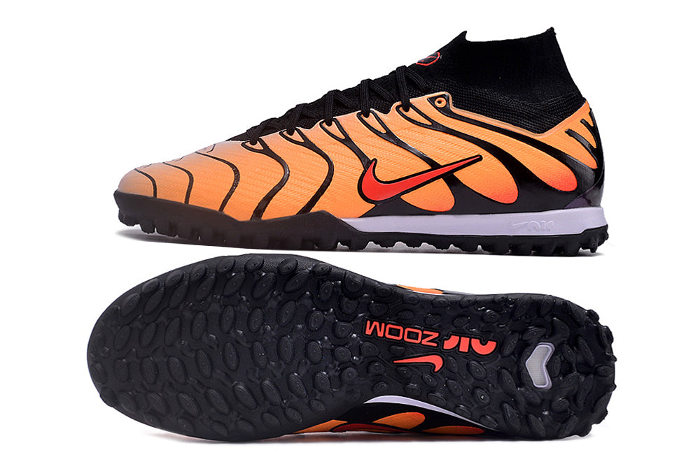 Crampons Mercurial Superfly IX Elite pour football, avec semelles en acier et design de haute performance.