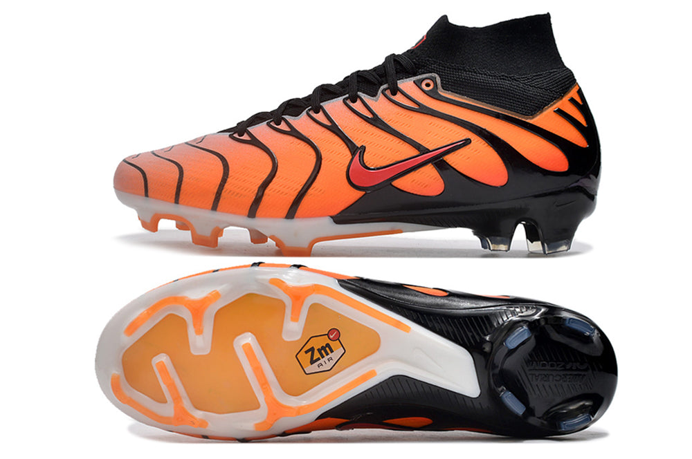 Chaussures de football Mercurial Superfly IX Elite avec crampons, vue de face, destinées à la performance sur le terrain.