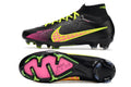 Crampons Mercurial Superfly IX Elite pour football, fixation solide et design performant, porté par un joueur en action.