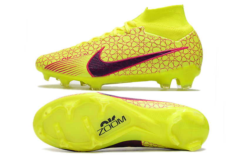 Crampons Mercurial Superfly IX Elite pour football, semelles à crampons en métal, conçus pour performance sur terrain naturel.