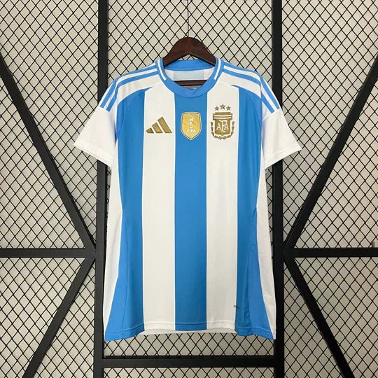 Maillot de football domicile Argentine 2024-2025 de la marque Le 12-ème Maillot, vue de face avec détails du design.