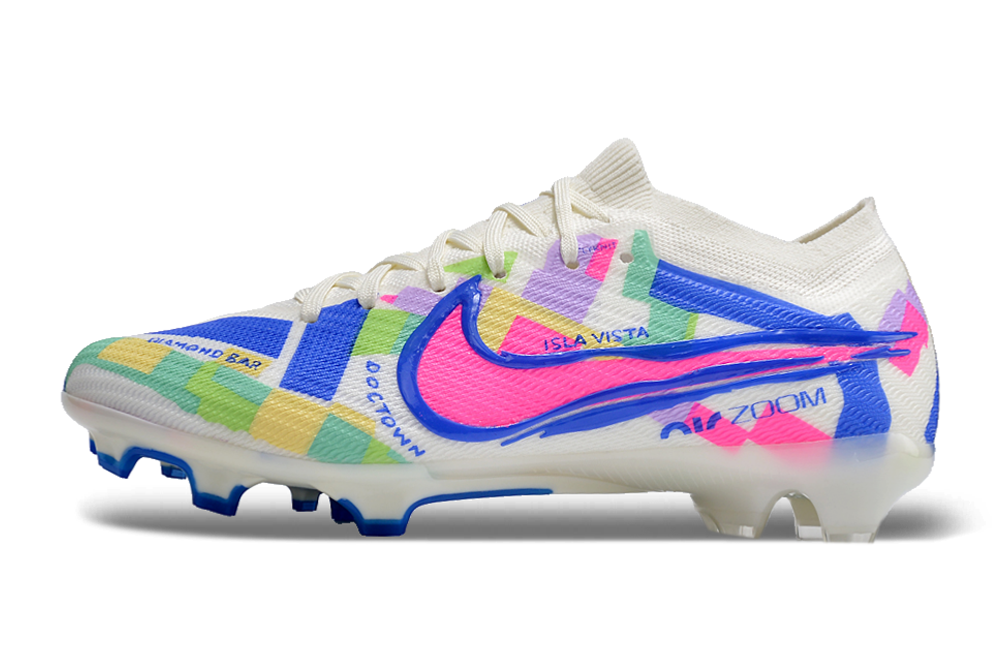 Crampons Mercurial Superfly IX Elite FG de Le 12 -ème Maillot, semelles en métal avec pointes pour football sur terrain naturel.