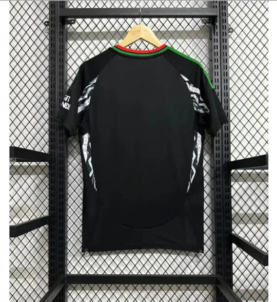 Maillot extérieur Arsenal 2024/25 Le 12, maillot de football avec logo et design dynamique, vue de face.