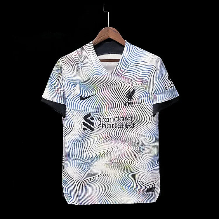 Maillot extérieur Liverpool 2022-2023 Le 12 -ème Maillot, maillot de football avec logo Liverpool et design saison 2022-2023