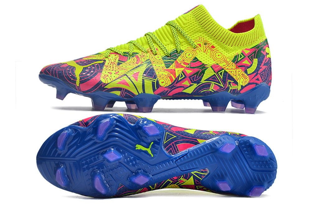 Crampons Future Ultimate FG de Le 12 -ème Maillot, en métal avec pointes pour escalade ou alpinisme, visibles sur l'image.