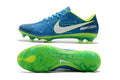 Crampons Mercurial Vapor élite XI pour football, fixations en métal et surface de jeu en gazon naturel ou artificiel.