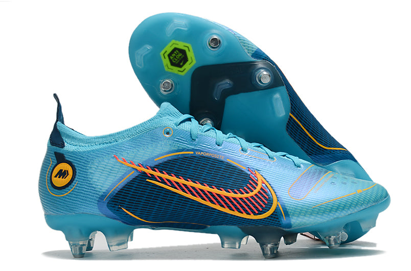 Crampons Mercurial Superfly IX Elite pour football, semelles en acier, conçus pour performance sur terrain dur et glissant.