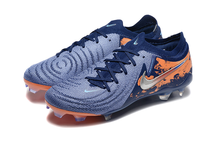 Crampons Phantom Luna élite de Le 12 -ème Maillot, fixations robustes pour la randonnée en montagne.