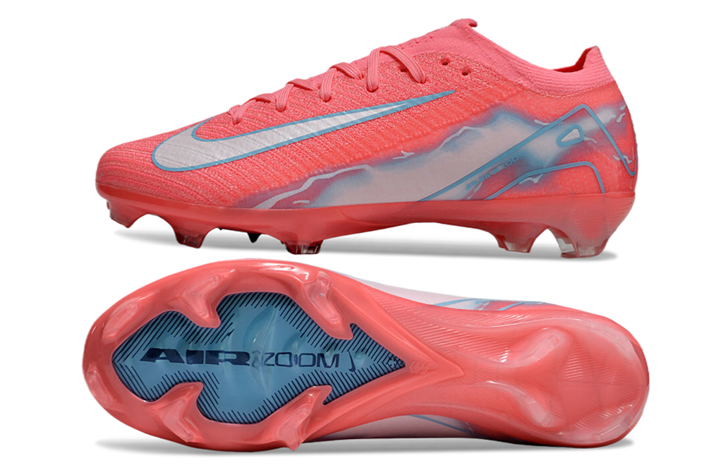 Crampons Mercurial Vapor 16 Elite XXV, chaussures de football Nike avec crampons en métal visibles.