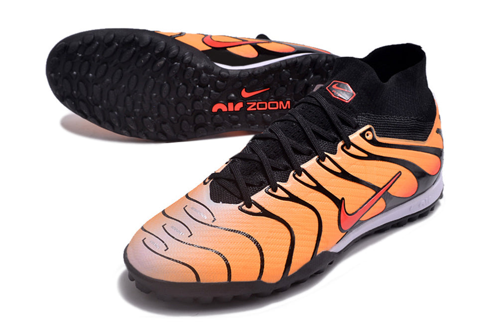 Crampons Mercurial Superfly IX Elite pour football, chaussures de sport avec pointes en métal et design léger, vue de côté