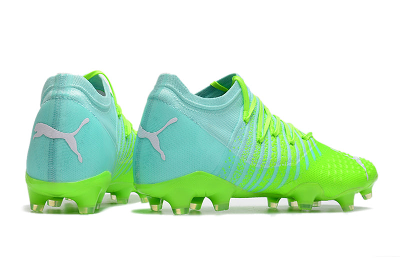 Crampons Future Z 1.3 Teazer FG de la marque Le 12 -ème Maillot, vue détaillée avec pointes en acier pour l'alpinisme.