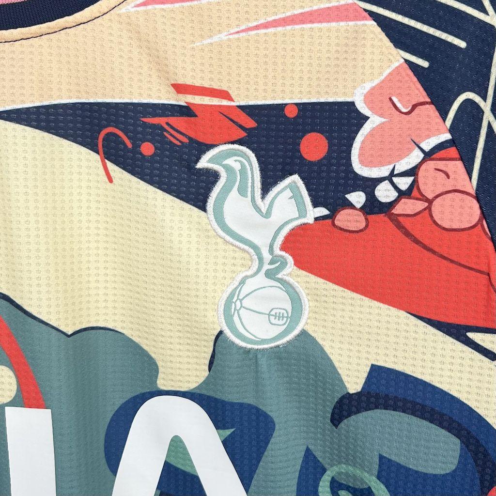 Maillot Tottenham 2025/26 Le 12 -ème Maillot, maillot de football avec logo et design officiel, vue frontale.