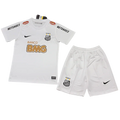 Kit enfant Santos 2011/2012 de Le 12 -ème Maillot, maillot et short aux couleurs de l'équipe de football.