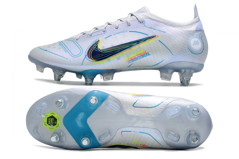 Crampons Mercurial Superfly 8 Elite pour football, chaussures de sport avec crampons métalliques, en couleur noire et orange.
