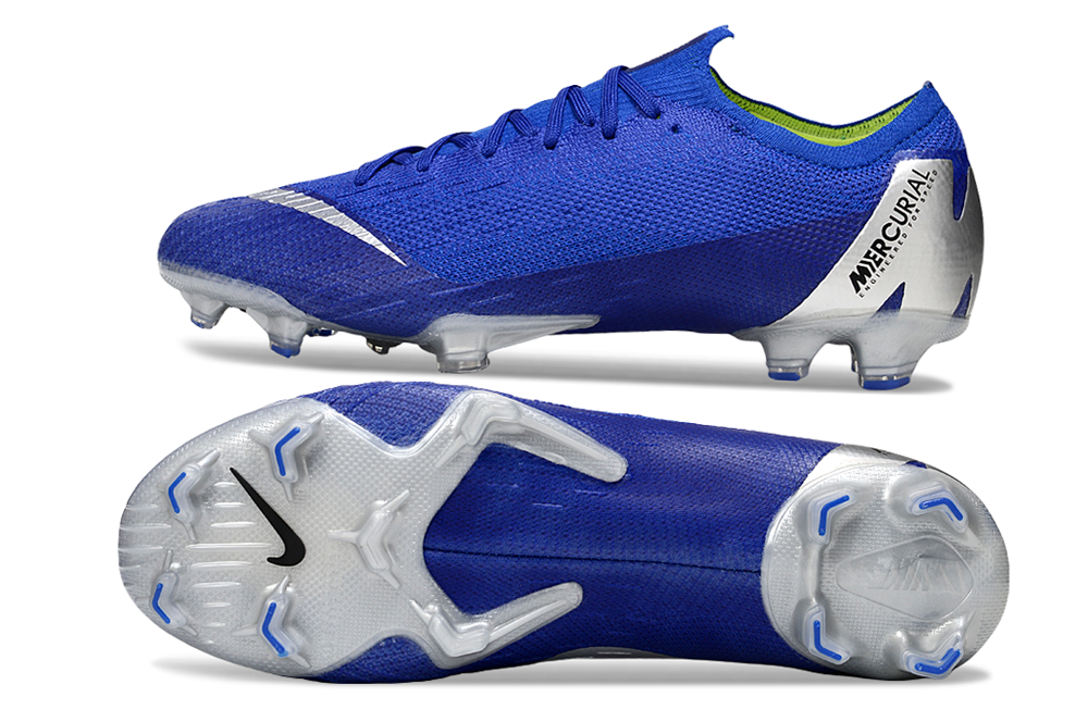 Crampons Mercurial Vapor XII Elite de Le 12 -ème Maillot, chaussures de football avec crampons en gros plan.