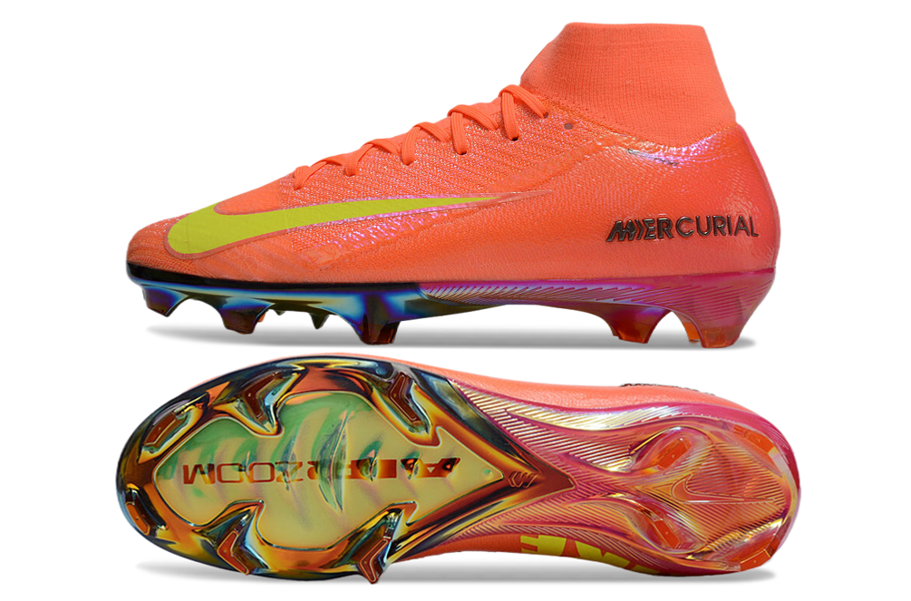 Crampons Mercurial Superfly IIX Elite de Le 12 -ème Maillot, vue détaillée avec pointes en acier pour football.