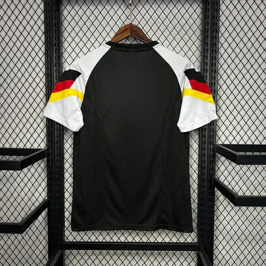 Maillot Allemagne vintage 2024-2025 de la marque Le 12, design classique avec logo allemand sur le devant, vue de face.