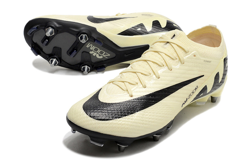 Crampons pour chaussures de football Mercurial Vapor avec semelles antidérapantes, marque Le 12 -ème Maillot, vue de face