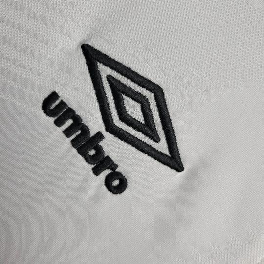 Maillot domicile Santos 2024/2025 Le 12 -ème Maillot, maillot de football rouge avec logo et détails blancs.