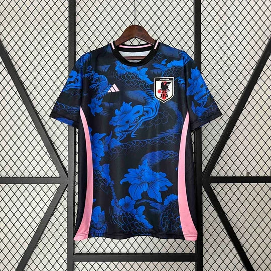 Maillot de football Japon 2024-2025 Le 12 -ème Maillot, design concept, vue de face du maillot blanc avec motifs bleus et rouges