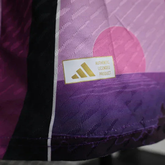 Maillot Japon Concept 2024 violet de Le 12 -ème Maillot, avec détails du design et couleurs vives, vue de face.