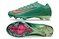 Crampons Mercurial Vapor XV Elite de Le 12 -ème Maillot, vue de face montrant les pointes en acier et la semelle.