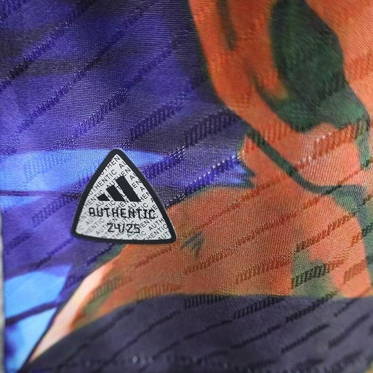 Maillot Japon Le 12 -ème Maillot 2024/2025, jersey de football avec logo et design distinctif, vue frontale.