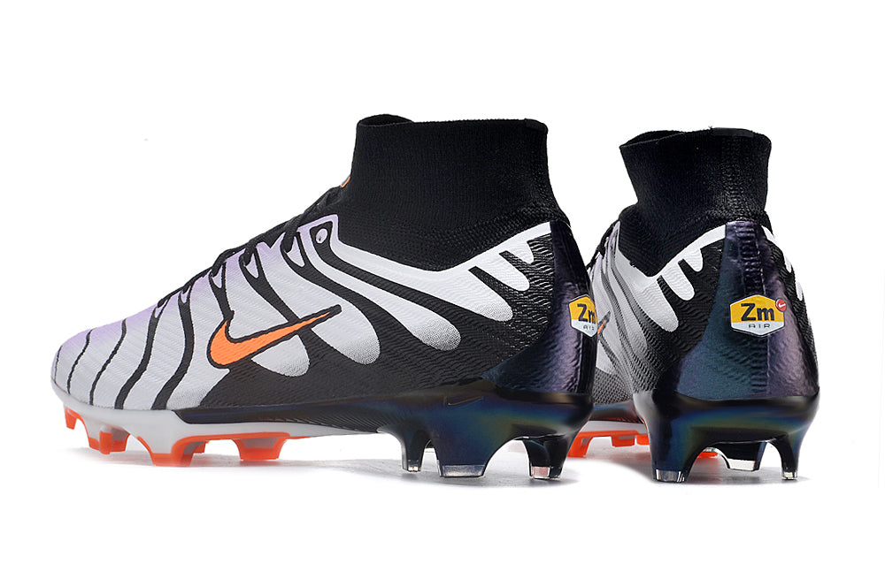 Crampons Le 12 -ème Maillot Mercurial Vapor 15 Elite XXV pour football, semelles en métal avec crampons pour terrain dur