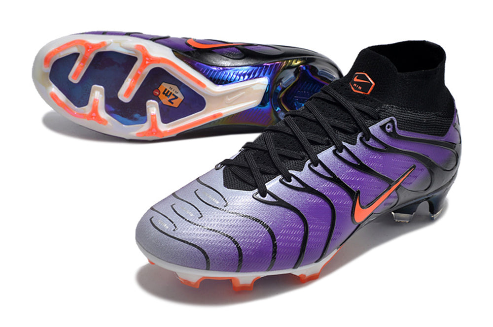 Crampons Mercurial Superfly IX Elite FG de Le 12 -ème Maillot, vue en gros plan sur la semelle et les pointes en métal.