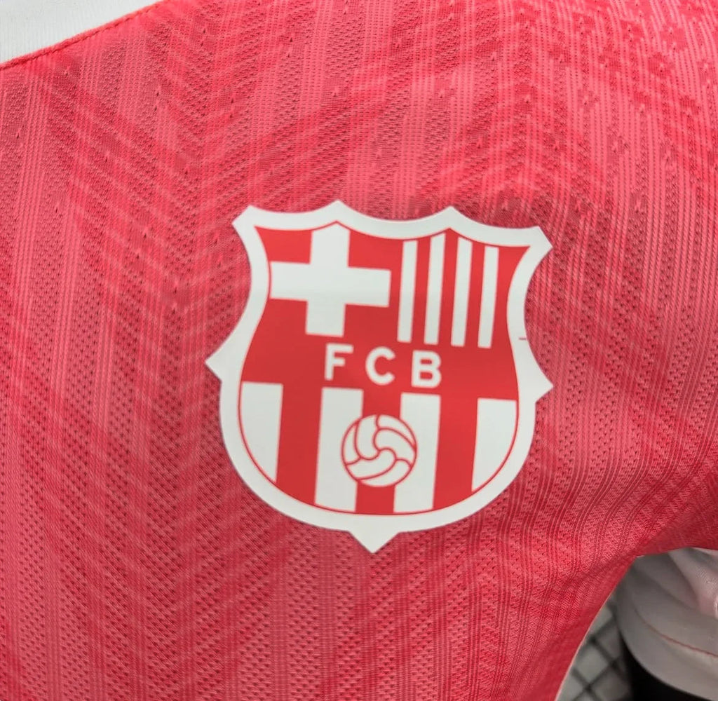 Maillot FC Barcelone concept 2025 de Le 12, maillot de football avec design moderne et logo du club visible.