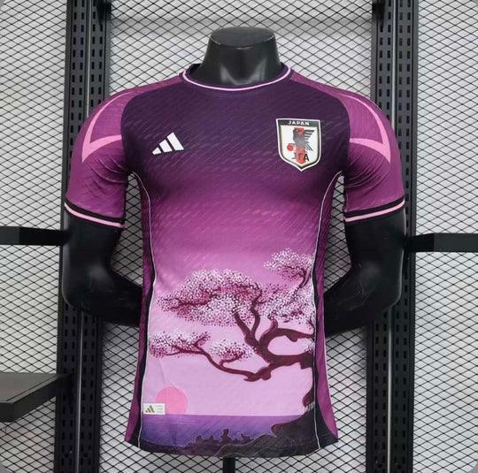 Maillot de football Japon Concept 2024 violet de la marque Le 12 -ème Maillot, vue complète du maillot avec design violet.